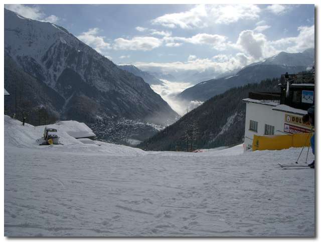 Utsikt nedför Aostadalen från Plan Checrouit